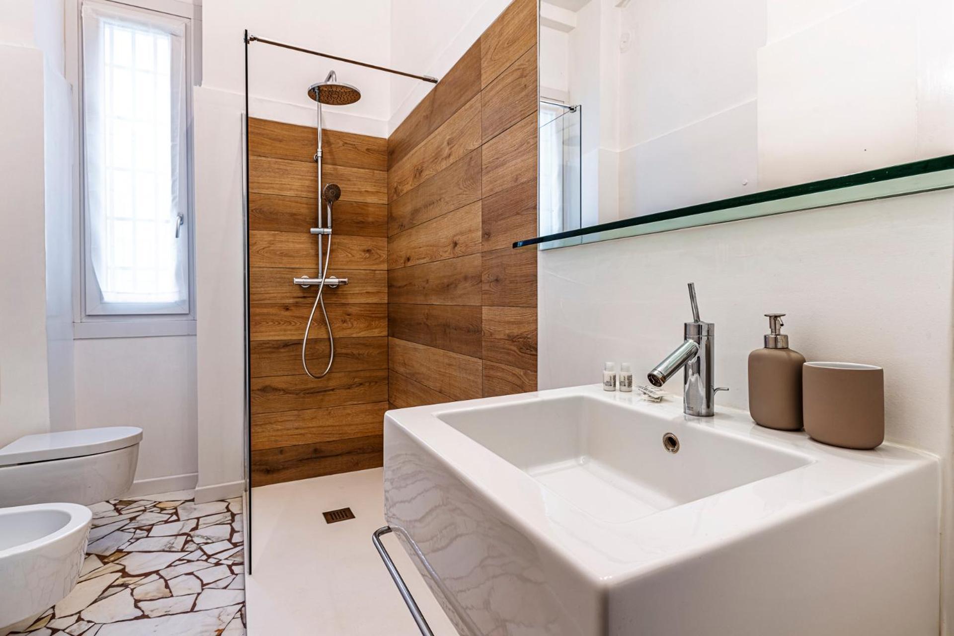 Apartment Luxury 4 Bedrooms In The Center Of