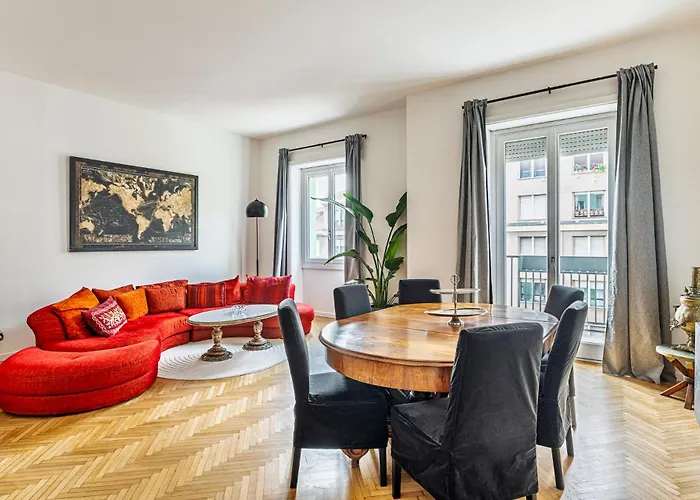Luxury 4 Bedrooms Apartment In The Center Of Milan