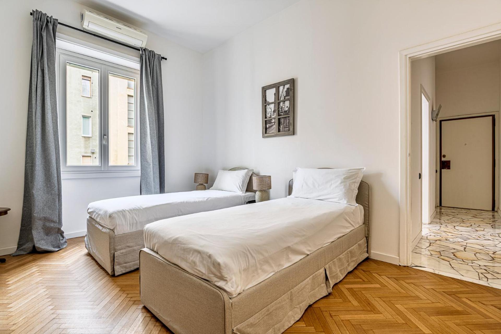 Luxury 4 Bedrooms In The Center Of *